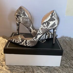 Quipid snake skin heels woman’s size 10
